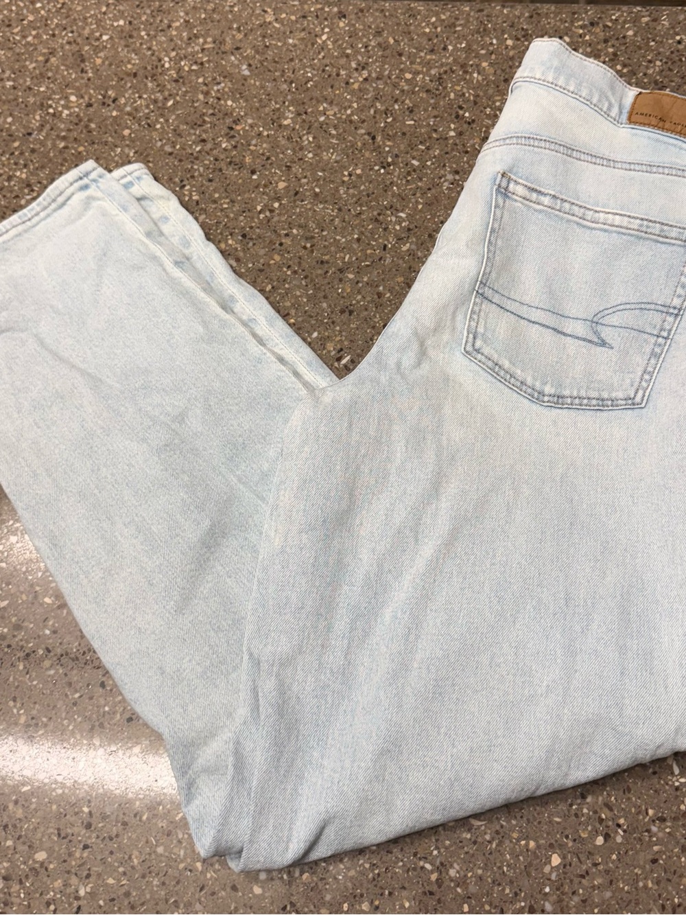 American Eagle Outfitters Light Blue High-Rise Baggy Straight Jeans size 8